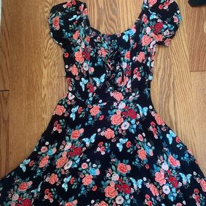Forever 21 Cap sleeve Floral Dress